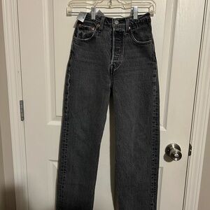 Black Levi’s Ribcage Straight Jeans